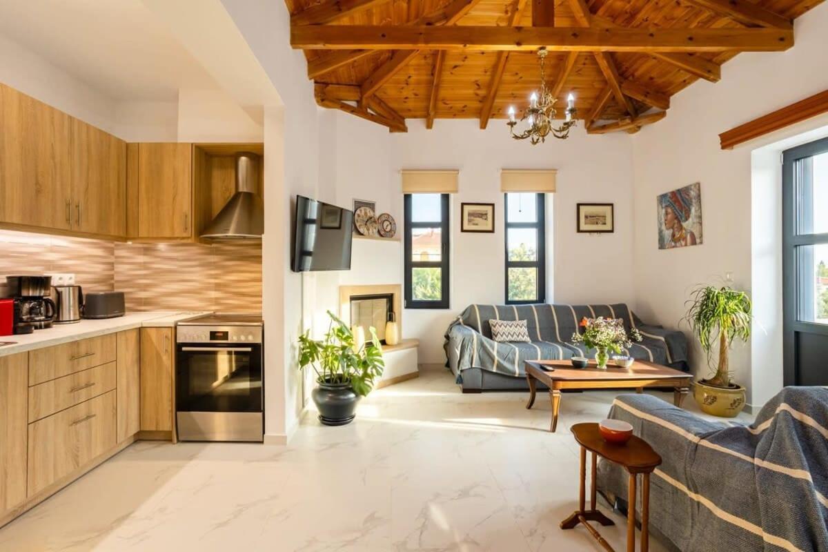 Mani Stone Built Home A Breath Away To The Sea Ступа Екстериор снимка