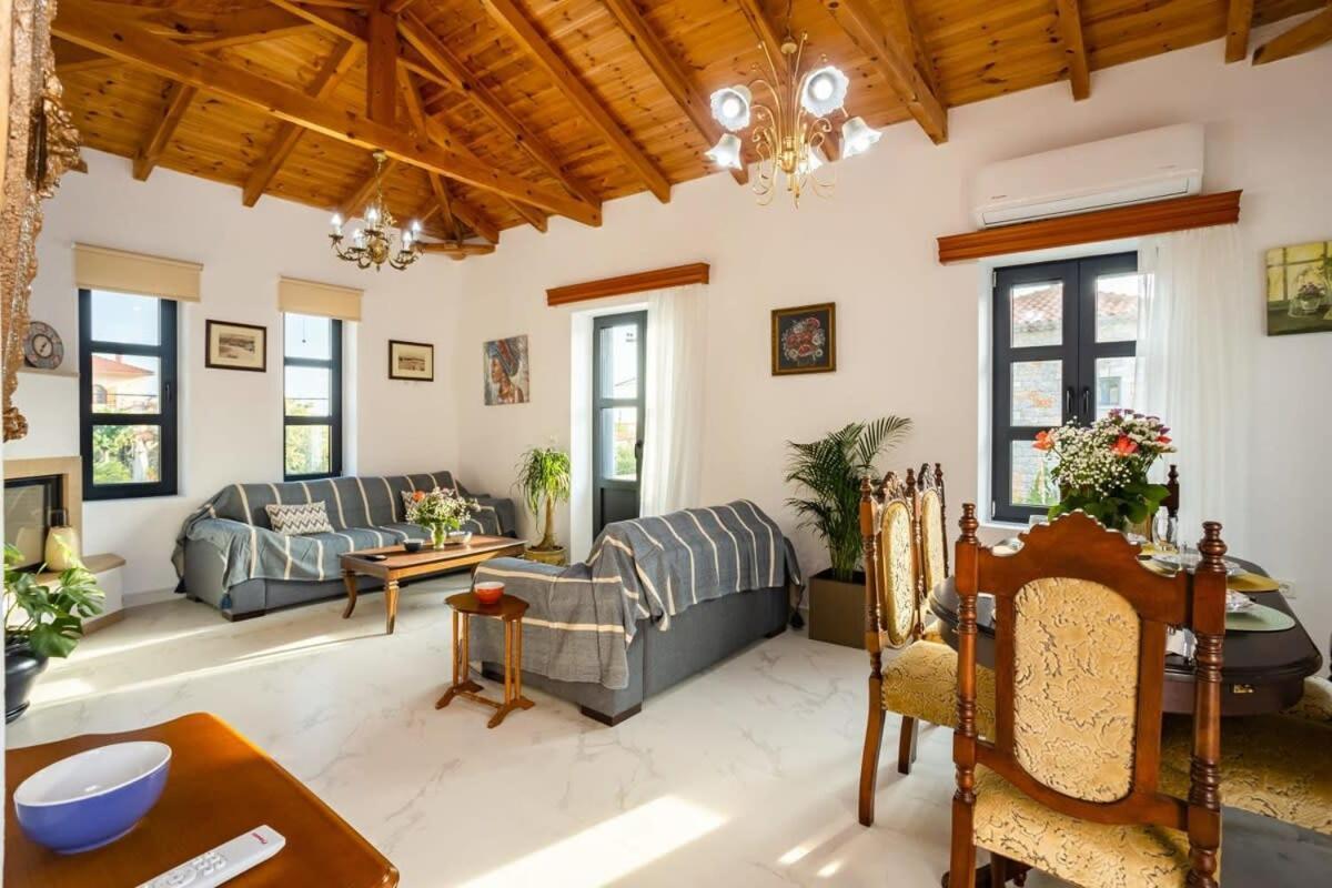 Mani Stone Built Home A Breath Away To The Sea Ступа Екстериор снимка