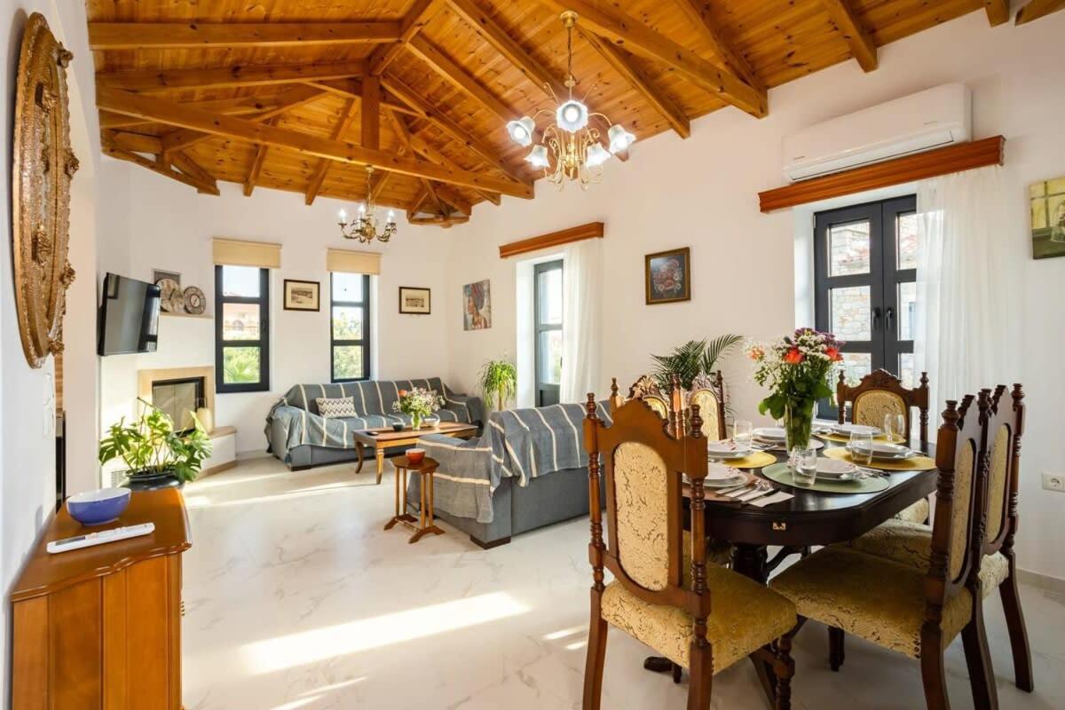 Mani Stone Built Home A Breath Away To The Sea Ступа Екстериор снимка