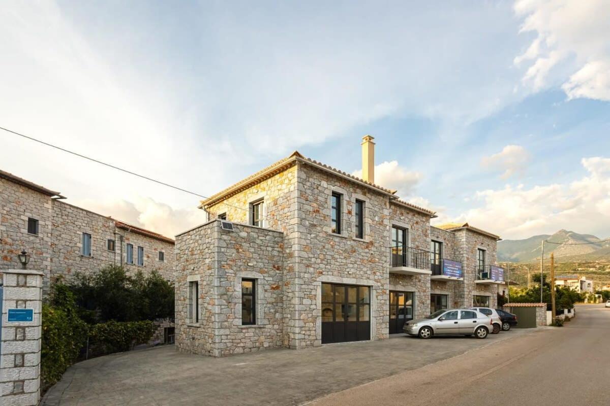 Mani Stone Built Home A Breath Away To The Sea Ступа Екстериор снимка