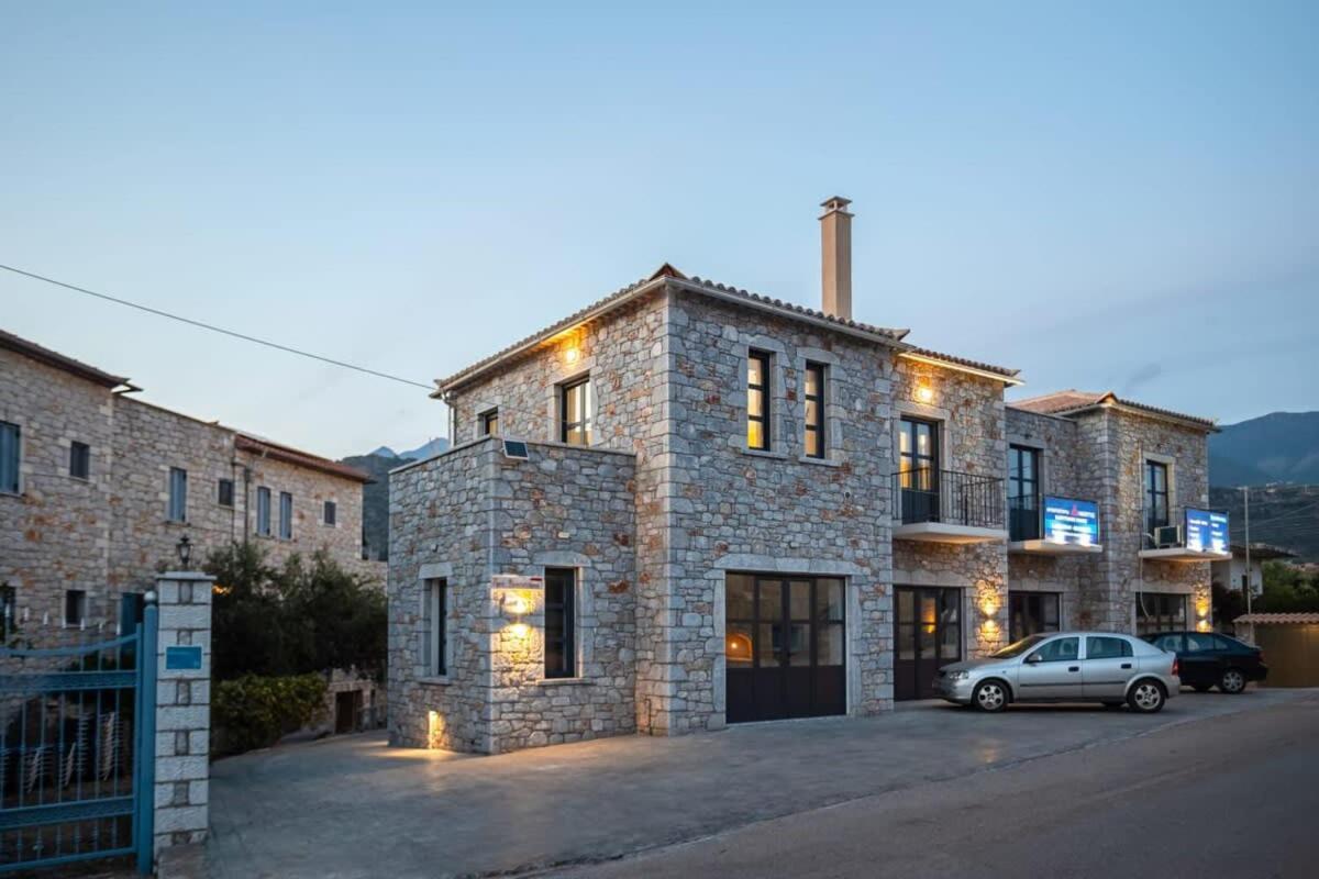 Mani Stone Built Home A Breath Away To The Sea Ступа Екстериор снимка