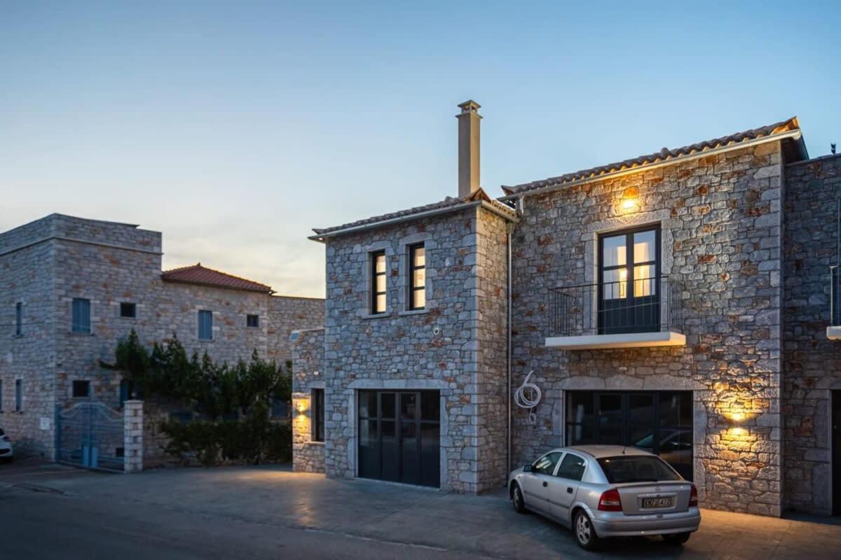 Mani Stone Built Home A Breath Away To The Sea Ступа Екстериор снимка