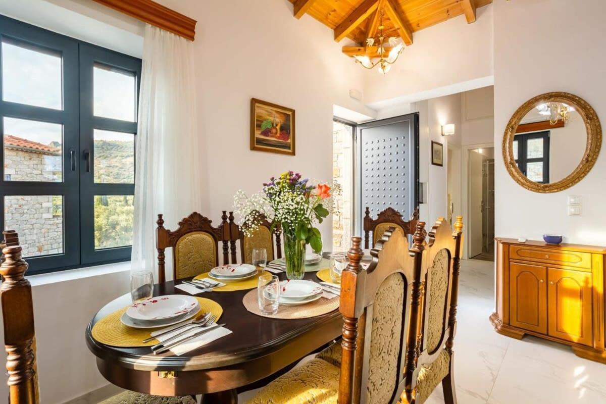Mani Stone Built Home A Breath Away To The Sea Ступа Екстериор снимка